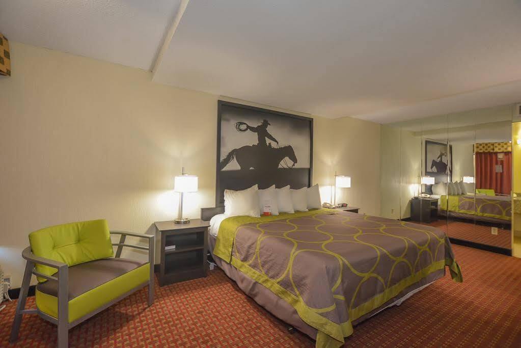 Super 8 By Wyndham Norman Hotel Eksteriør billede