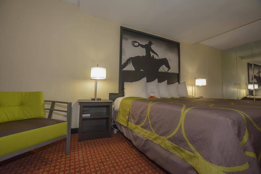 Super 8 By Wyndham Norman Hotel Eksteriør billede